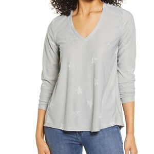 Bobeau long sleeve top in h. Grey star size small